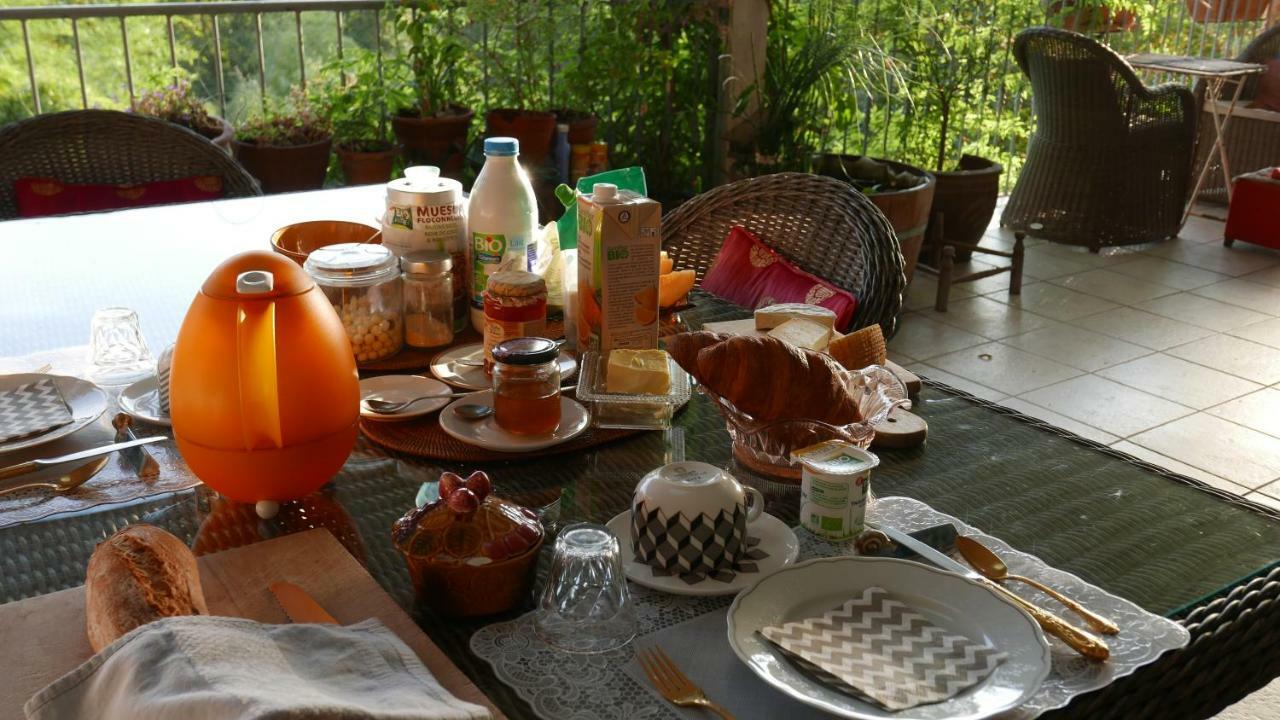 Le Dormeur Du Val Bed & Breakfast Le Mas-d'Agenais Bagian luar foto